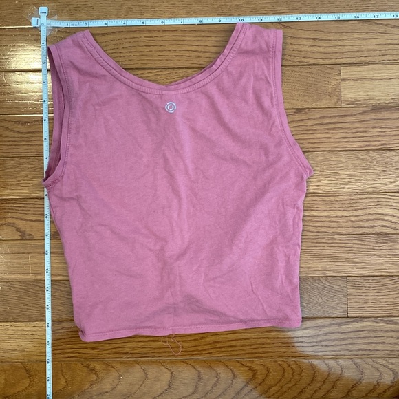 Cropped twisted top - Picture 7 of 8